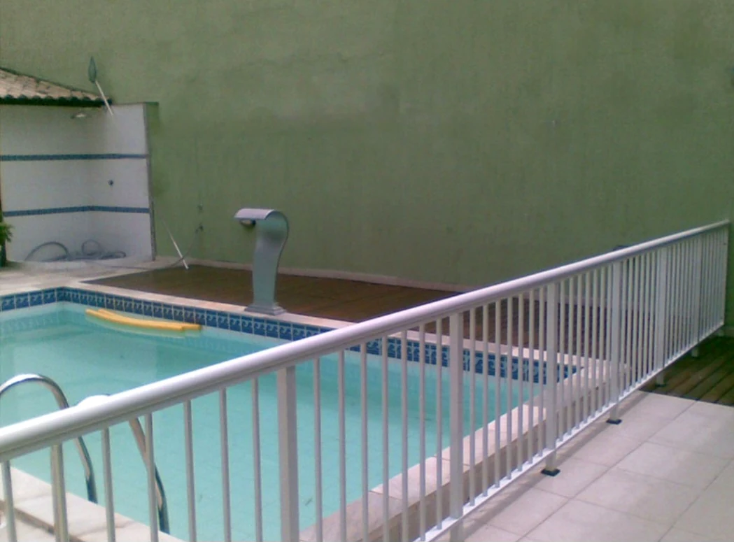 Proteção de piscina em alumínio