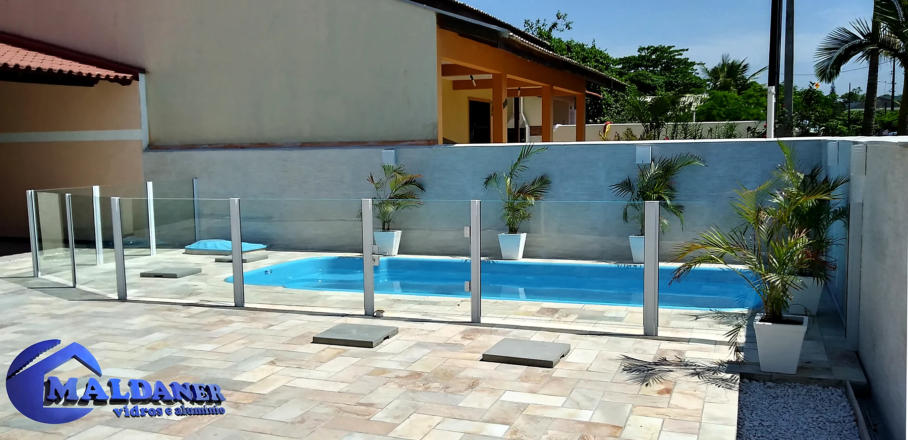 Proteção de piscina em vidro